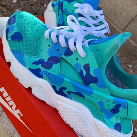 Size 10.5 - Picture 3 of 5